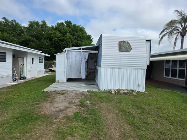 34631 Nancy St, Zephyrhills, FL 33541