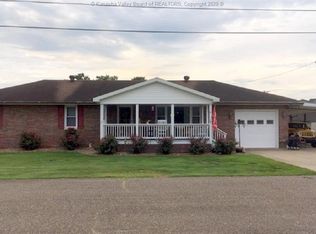 66 Zuspan St, Mason, WV 25260