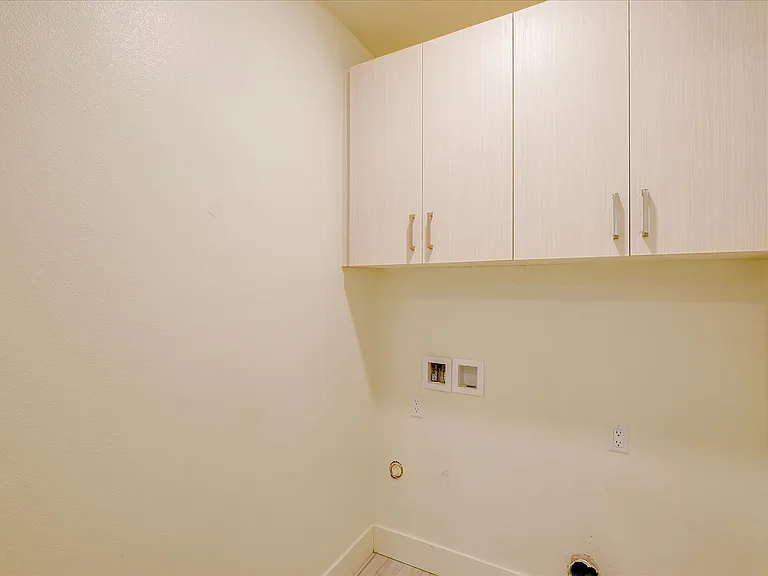 45249 Electric Ter — Photo 17