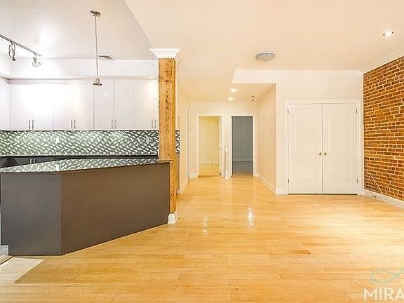 5th image of 62 Pearl St Fl 2