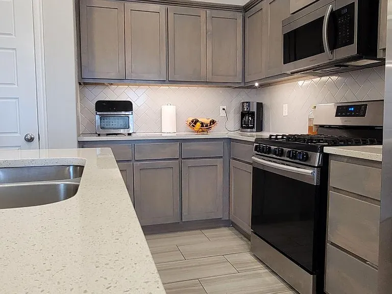 4705 Apatite Bluff Dr — Photo 21