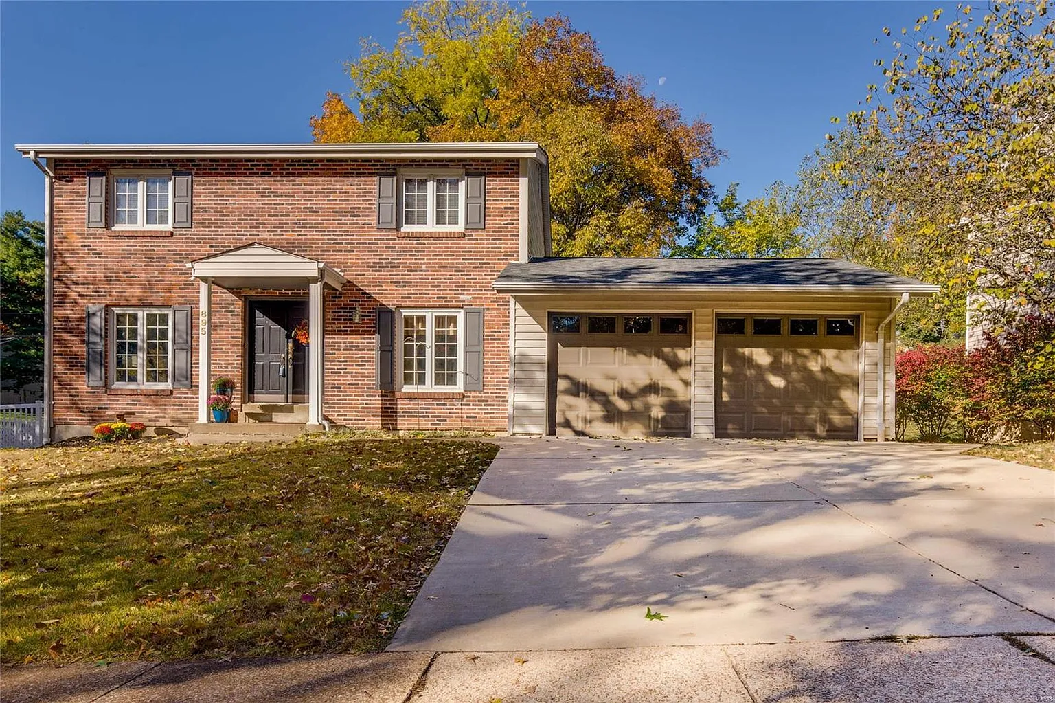 895 Braquewood Dr photo 1
