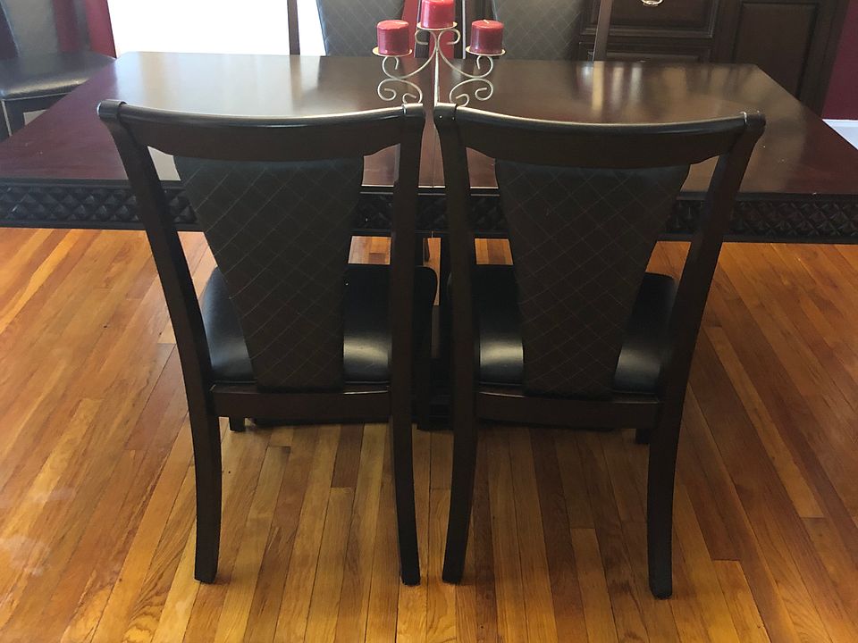 Dining room with window pain