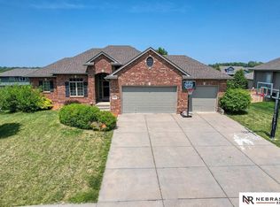 1904 Longview St, Papillion, NE 68133