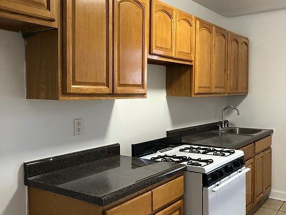 5th image of 3510 Avenue H APT 4B