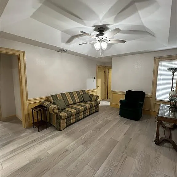 121 E Jonquil Ave — Photo 24
