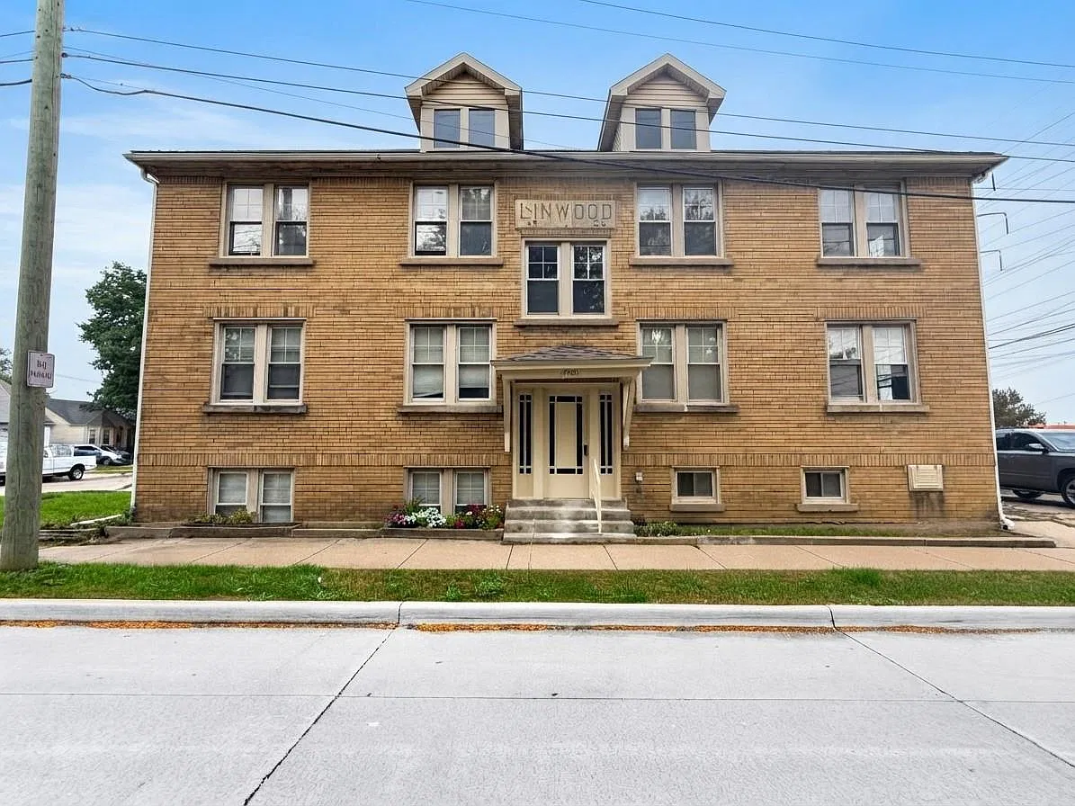 1 bed, 1.0 bath, 800 sqft, $900 — Photo 1