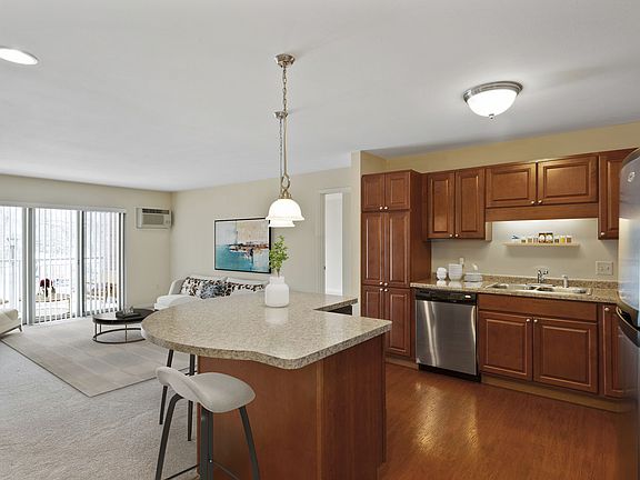 5th image of 12312 Parkwood Dr APT 304