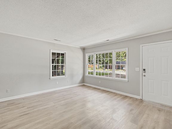4th image of 2621 Myrtis Ln