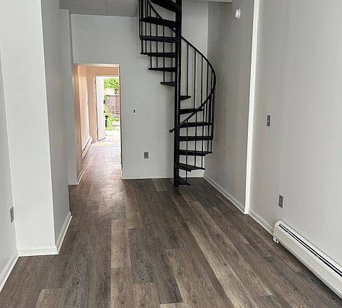 4th image of 682 Summit Ave #H