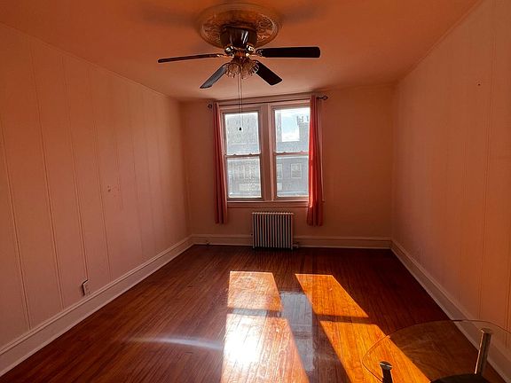 3rd image of 644 Montgomery St