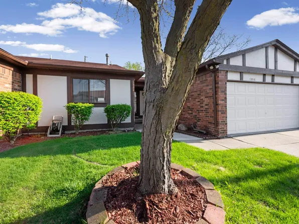 13510 Angela Dr, Warren, MI 48088