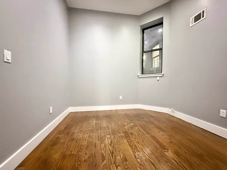 619 Gates Ave #2 — Photo 7