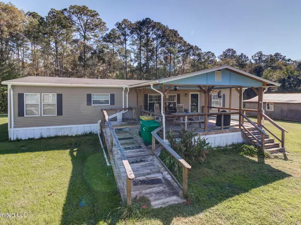 9312 Entrekin Ave, Ocean Springs, MS 39565
