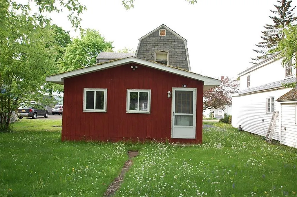 147 E Terrace Ave photo 1