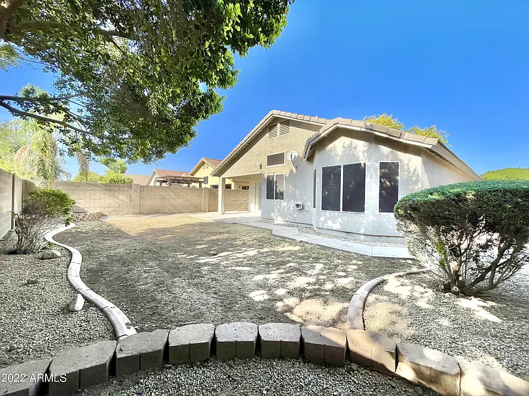 8143 W Mary Ann Dr — Photo 4