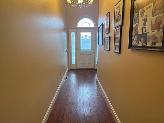 3rd image of 407 Woodland Dr