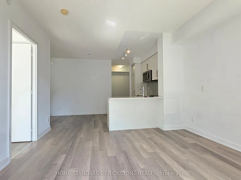 5180 Yonge St #512 — Photo 8