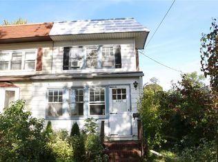 4245 249th St, Little Neck, NY 11363