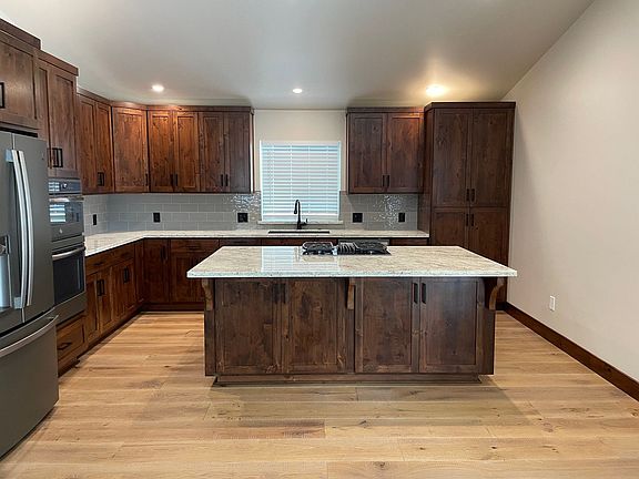 4th image of 1149 Bonanza Ave #1