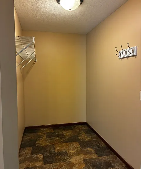 1811 Oban Dr — Photo 14
