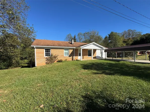 220 Circle Dr, North Wilkesboro, NC 28659