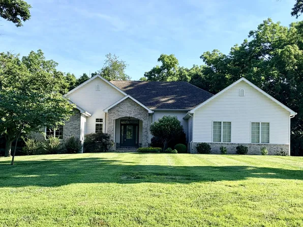 3550 E Bishop Rd, Mt Vernon, IL 62864