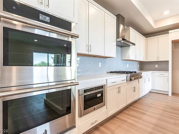 3rd image of 9128 Las Manaitas Ave Unit 301