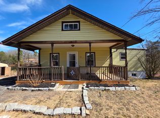402 W Lakeshore Dr, Browns Mills, NJ 08015