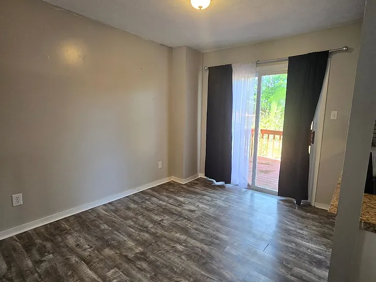 6484 Kelmscot Ct — Photo 7
