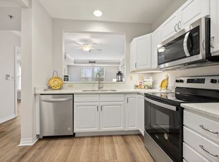 4300 N Kimball Ave #1R, Chicago, IL 60618