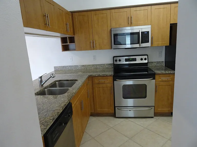 6450 Emerald Dunes Dr #103 — Photo 44