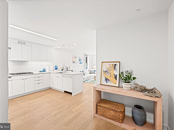 4th image of 37 L St SE #1105