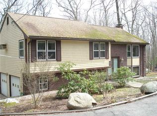 46 Blueberry Ln, Scituate, RI 02857