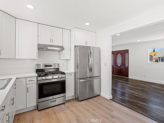 2nd image of 2502 Poplar Pl