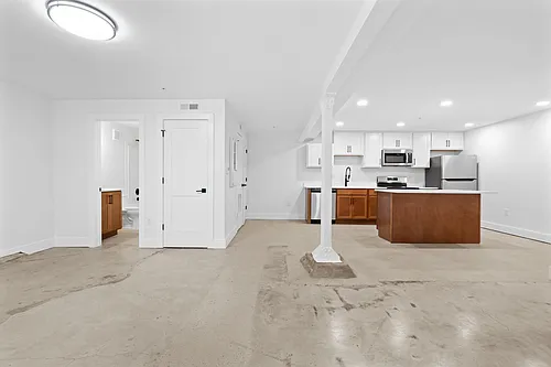 Floor plan B02