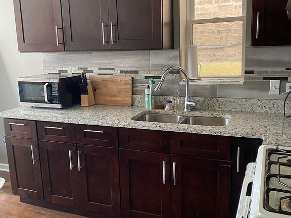 4th image of 3614 S Hermitage Ave #1