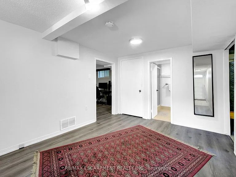 2506 Yarmouth Cres — Photo 24