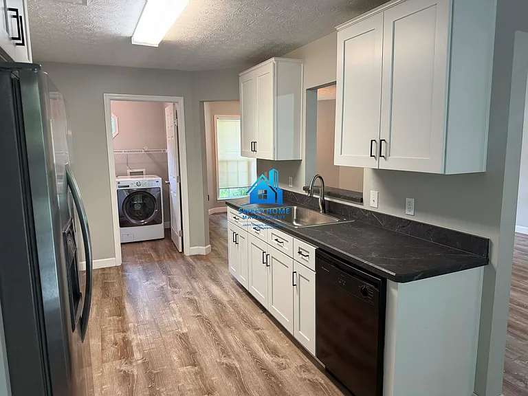 3588 Woodland Dr — Photo 11