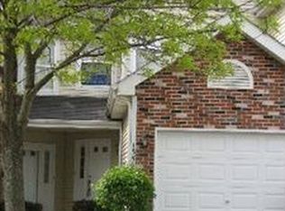 1359 Essex St, Algonquin, IL 60102