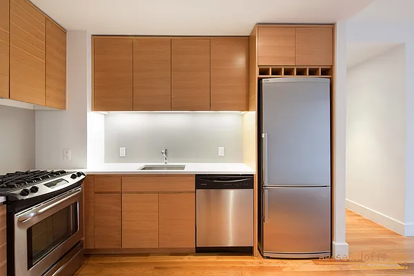 Rented by aptsandlofts.com | media 25