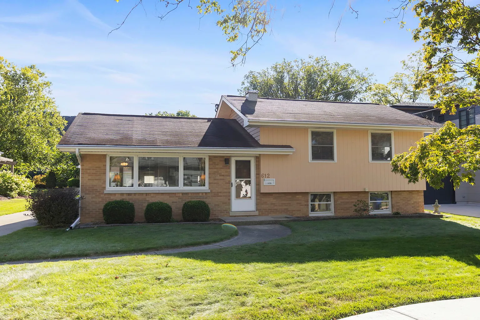 612 Wellner Rd photo 1