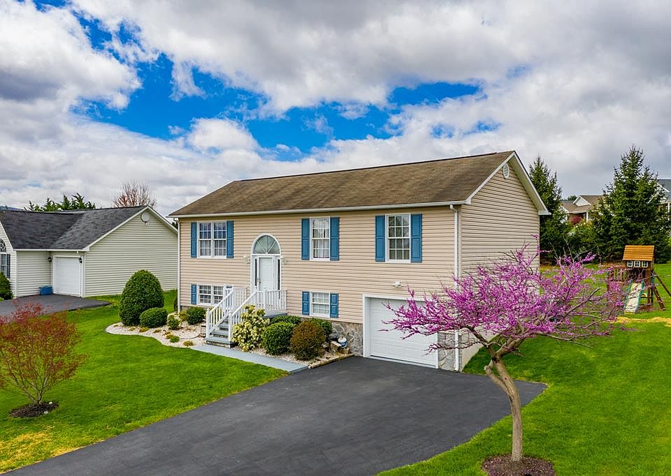 1st image of 395 Pleasant View Dr