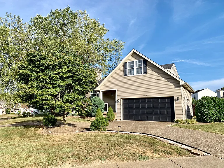 6015 Mercury Dr — Photo 2