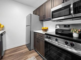 Welcome to Equinox Apartments, Minneapolis, MN 55421