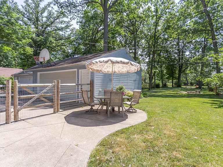 4243 Beverly Dr — Photo 5
