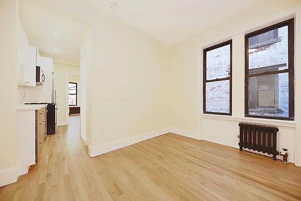 Rented by Buchbinder & Warren | media 17