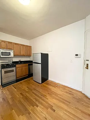 Rented by Jonis Realty | media 11