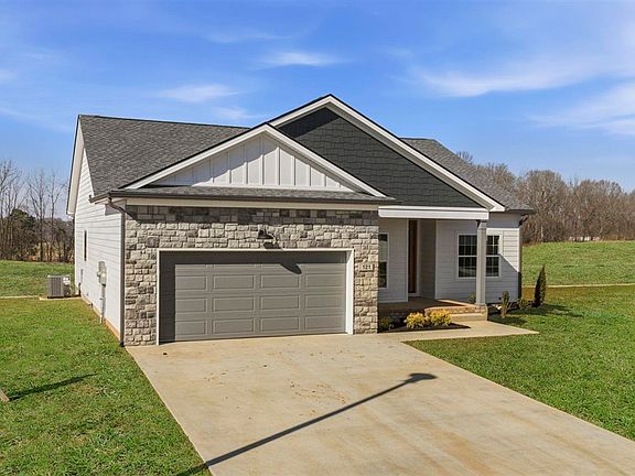 2nd image of 121 Magnolia Cir