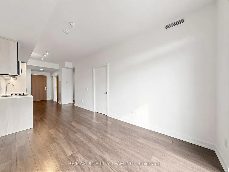 150 Logan Ave #622 — Photo 6